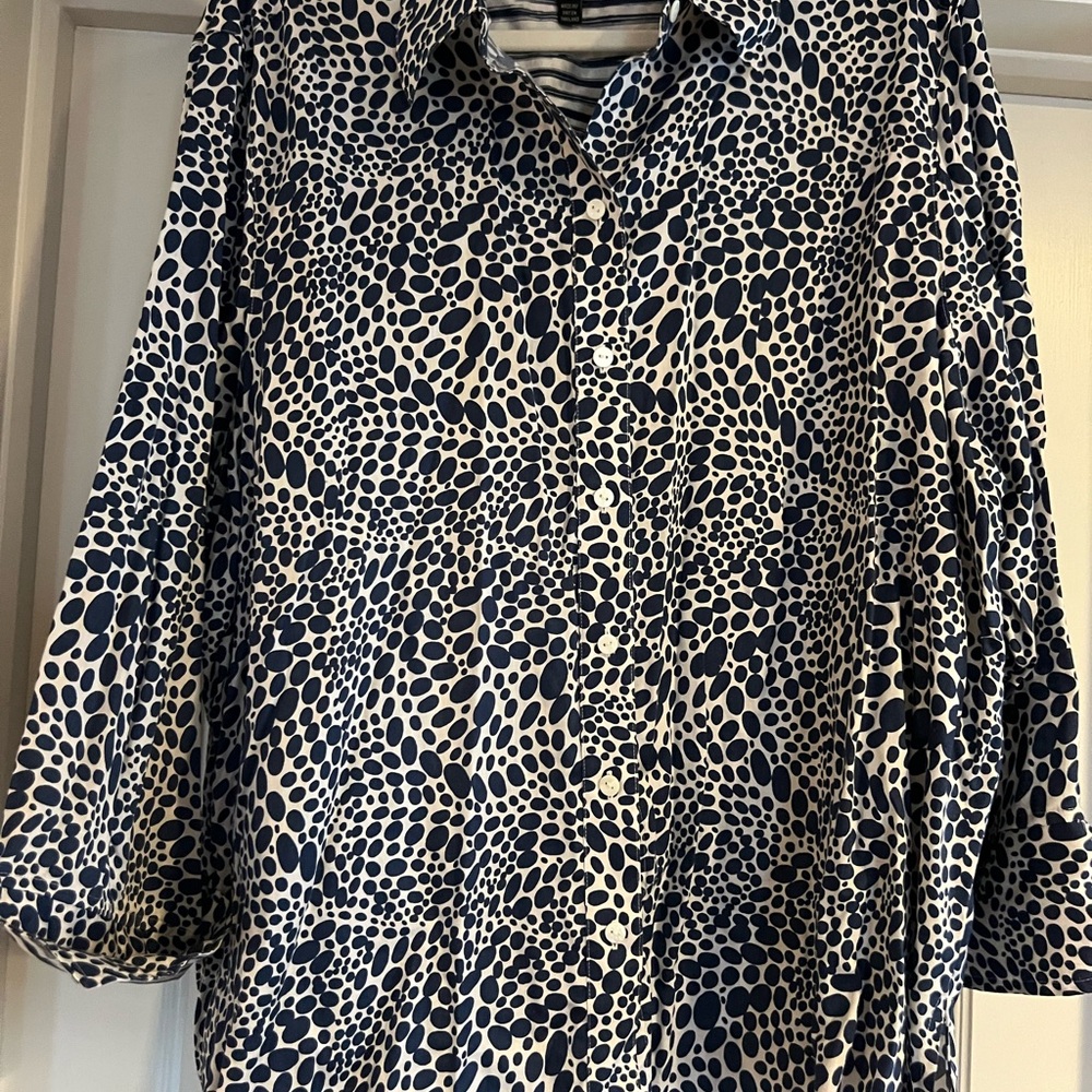Women's Navy and White Pebbled Print Top